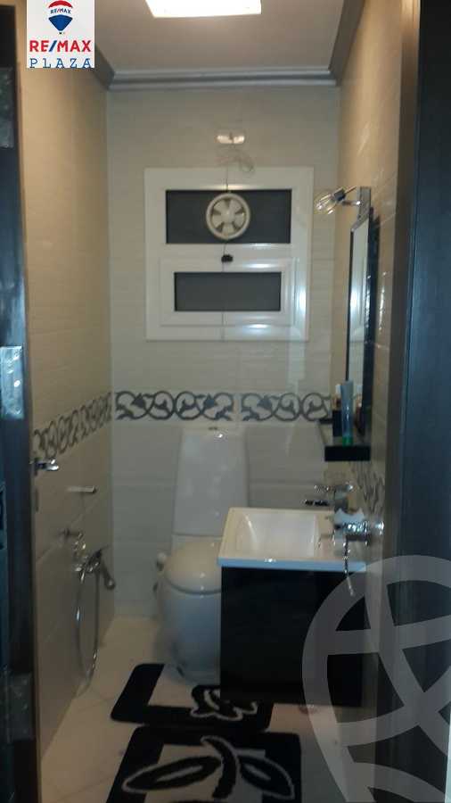 https://aqarmap.com.eg/ar/listing/5860512-for-rent-cairo-new-cairo-lrhb-city-phase-1-ahmed-rami-st