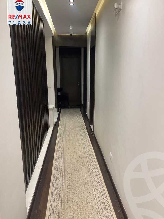 https://aqarmap.com.eg/en/listing/5865247-for-sale-cairo-new-cairo-compounds-mountain-view-hyde-park