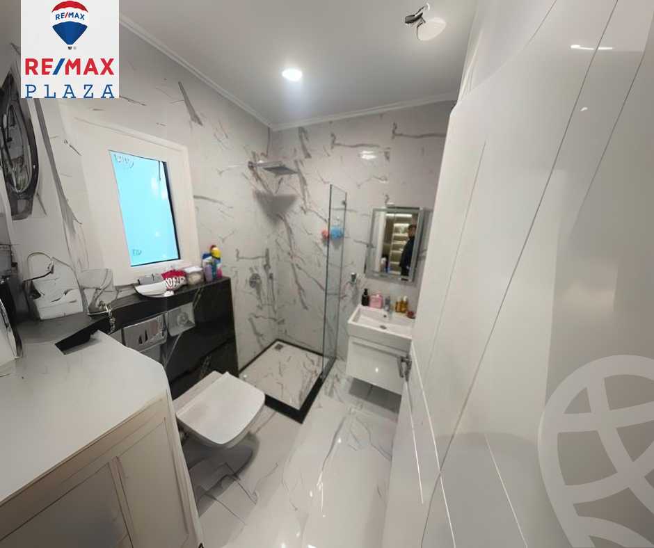 https://aqarmap.com.eg/ar/listing/5865569-for-rent-cairo-new-cairo-compounds-mountain-view-hyde-park