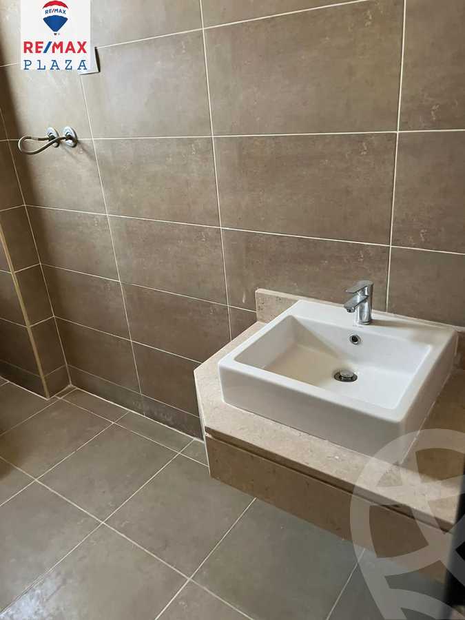 https://aqarmap.com.eg/en/listing/5882898-for-sale-cairo-new-cairo-compounds-the-address-east