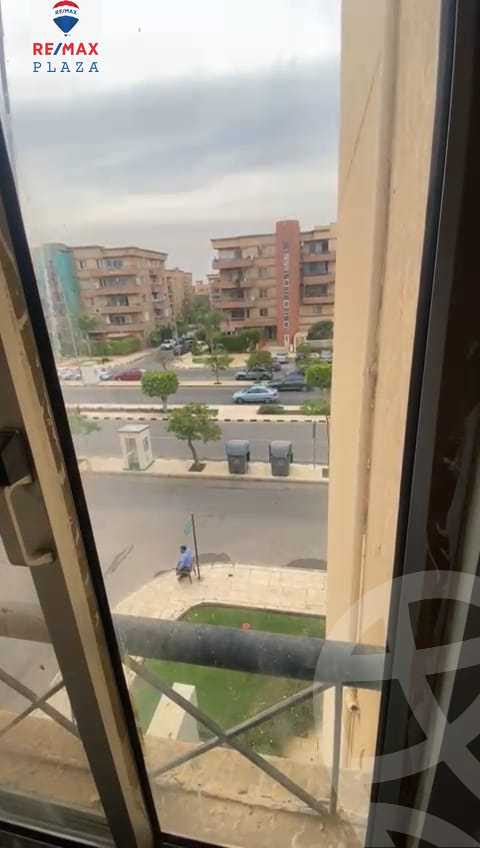 https://aqarmap.com.eg/ar/listing/5936867-for-sale-cairo-new-cairo-lrhb-city-phase-1-ahmed-rami-st
