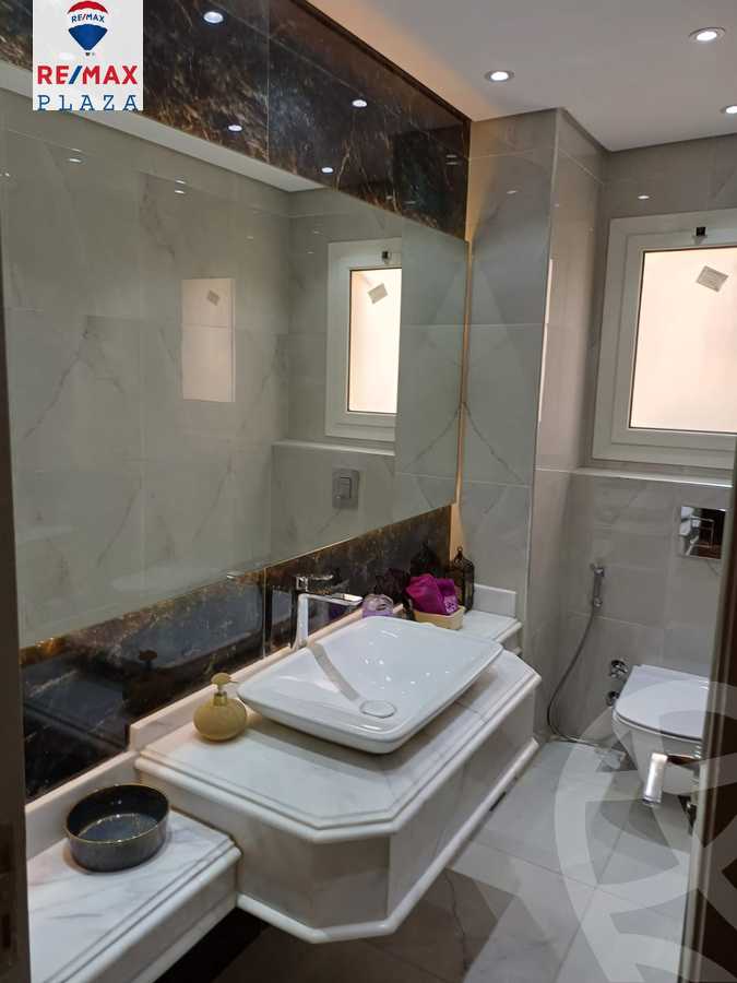 https://aqarmap.com.eg/ar/listing/5963549-for-sale-cairo-new-cairo-compounds-mountain-view-hyde-park