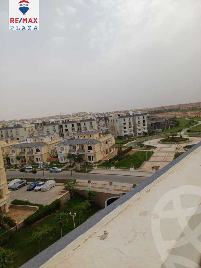 https://aqarmap.com.eg/ar/listing/5963549-for-sale-cairo-new-cairo-compounds-mountain-view-hyde-park