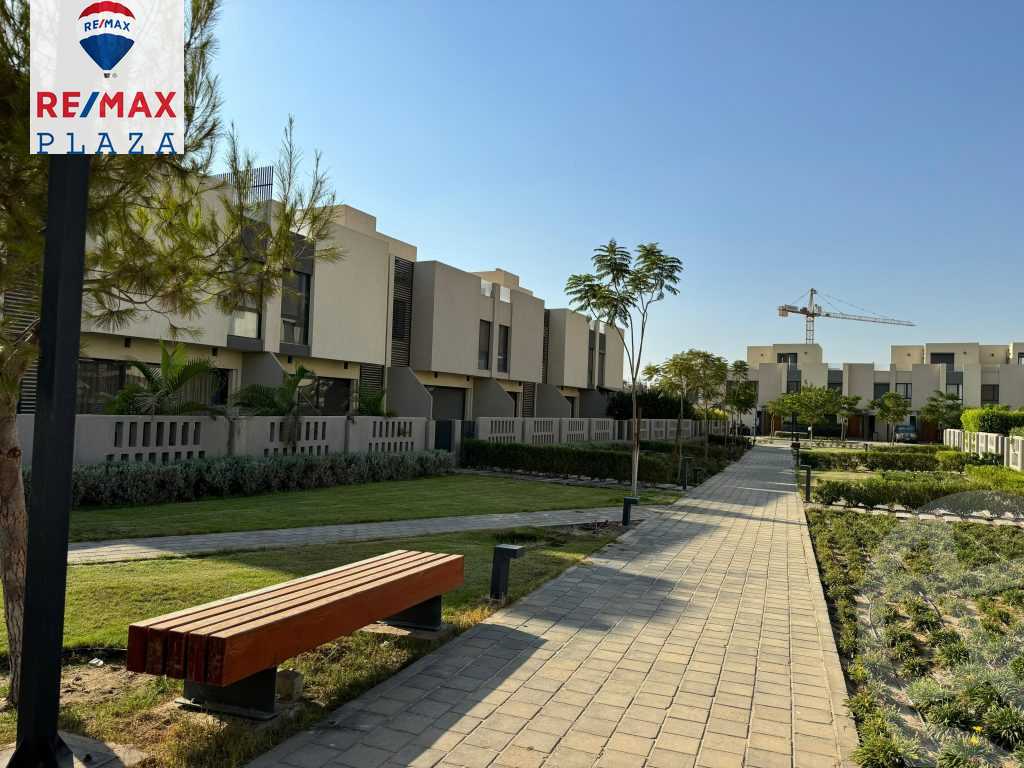 https://aqarmap.com.eg/en/listing/6129300-for-sale-cairo-el-shorouk-compounds-al-burouj-compound-imkan