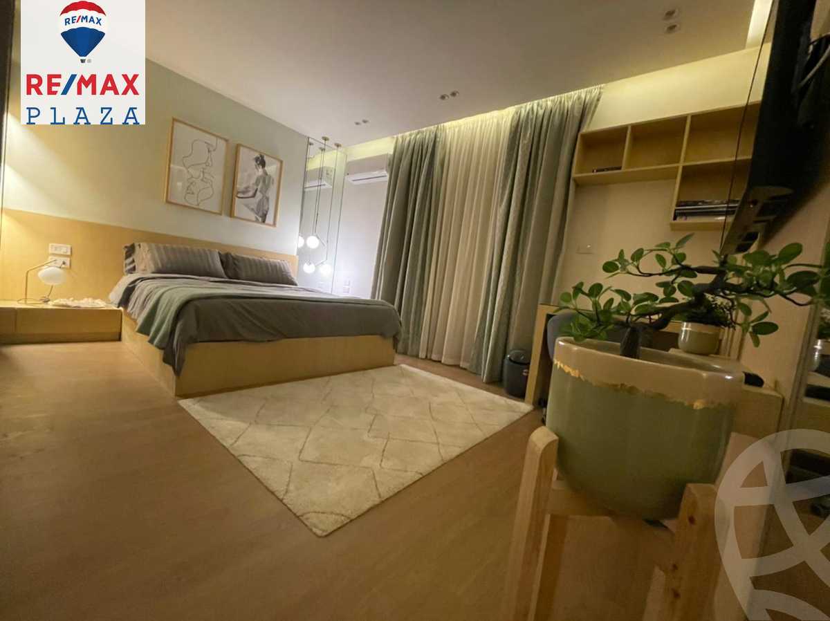 https://aqarmap.com.eg/ar/listing/6158093-for-sale-cairo-new-cairo-compounds-mountain-view-hyde-park