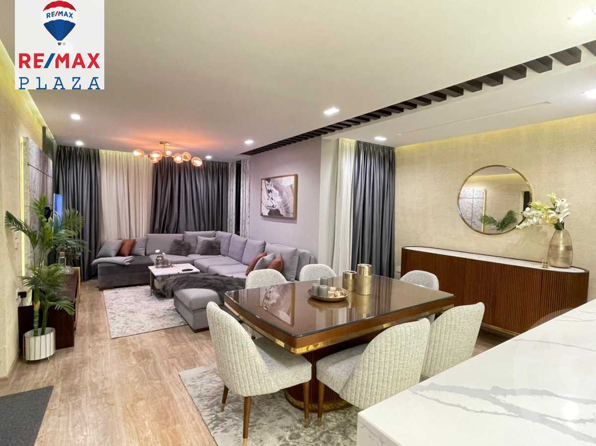 https://aqarmap.com.eg/ar/listing/6158093-for-sale-cairo-new-cairo-compounds-mountain-view-hyde-park