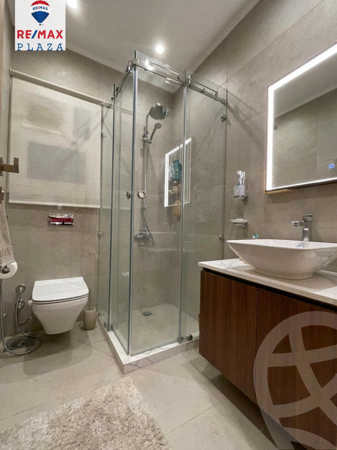 https://aqarmap.com.eg/ar/listing/6158093-for-sale-cairo-new-cairo-compounds-mountain-view-hyde-park