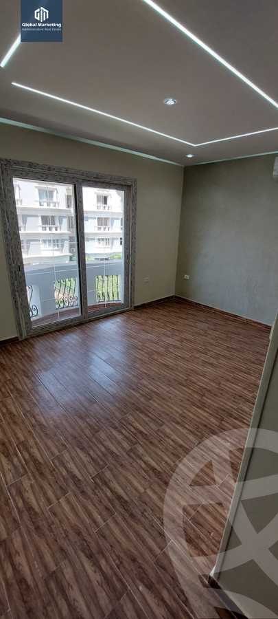 https://aqarmap.com.eg/ar/listing/4053611-for-rent-cairo-new-cairo-compounds-mountain-view-hyde-park