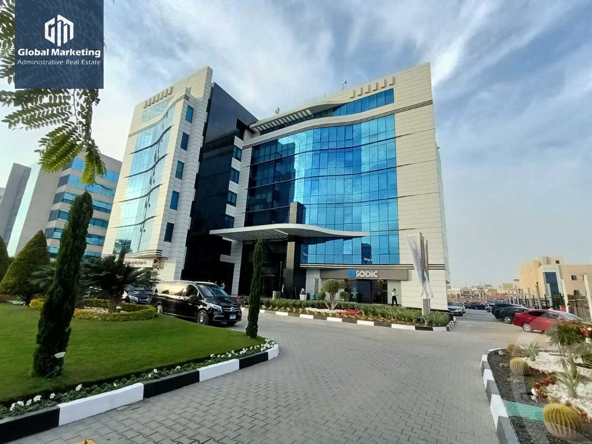 https://aqarmap.com.eg/en/listing/4196999-for-rent-cairo-new-cairo-ltjm-lkhms-90th-street-northern-90th-street