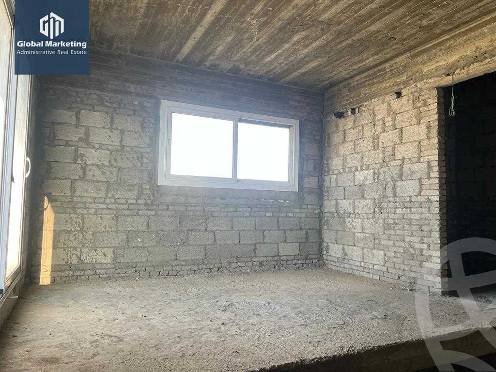 https://aqarmap.com.eg/ar/listing/4575886-for-sale-cairo-new-cairo-compounds-mountain-view-hyde-park