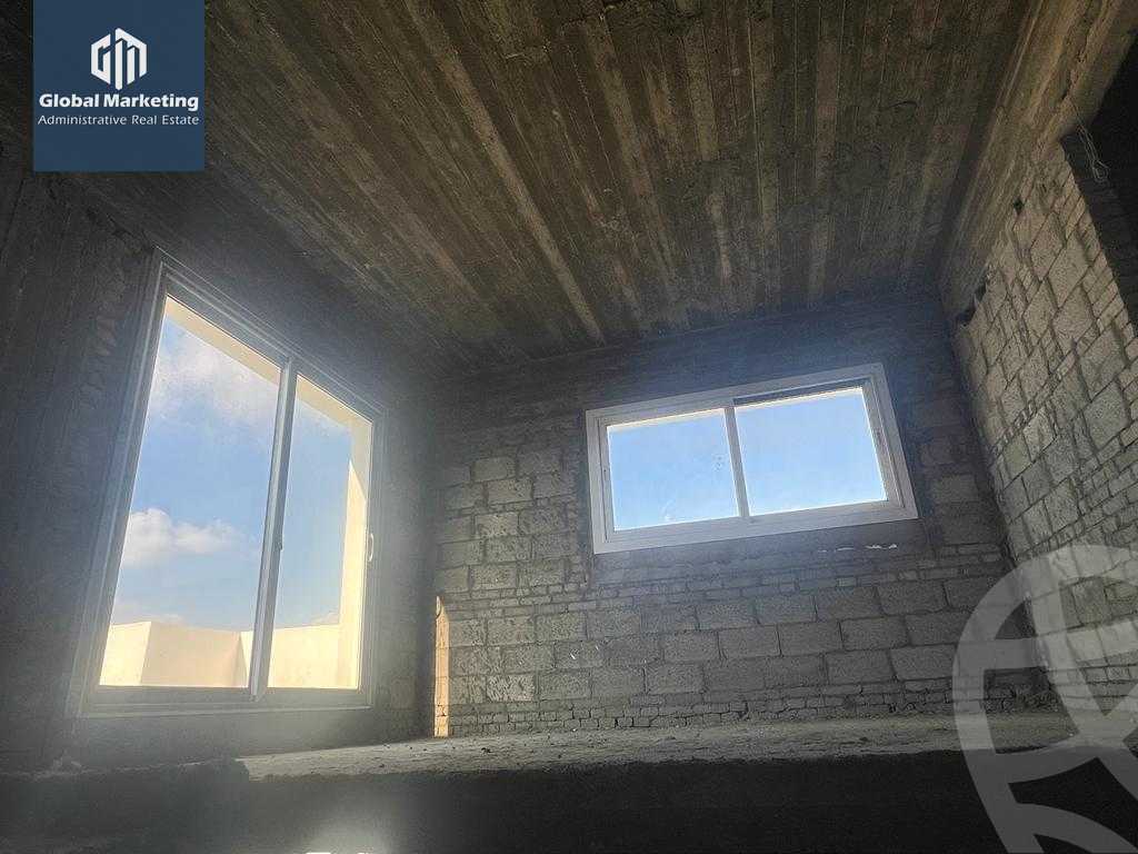 https://aqarmap.com.eg/ar/listing/4575886-for-sale-cairo-new-cairo-compounds-mountain-view-hyde-park