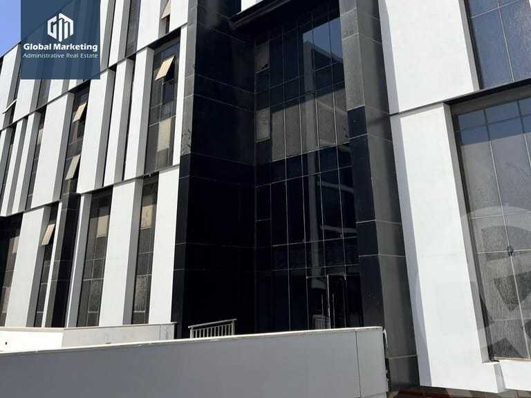 https://aqarmap.com.eg/ar/listing/5321269-for-rent-cairo-new-cairo-compounds-hyde-park-centre-ville-hyde-park