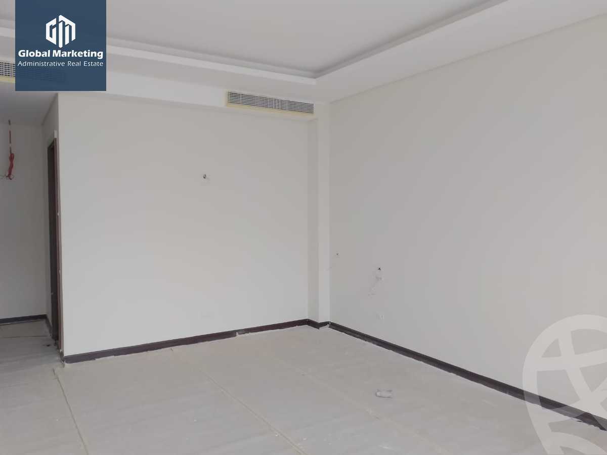 https://aqarmap.com.eg/en/listing/5539466-for-sale-cairo-new-cairo-compounds-lake-view