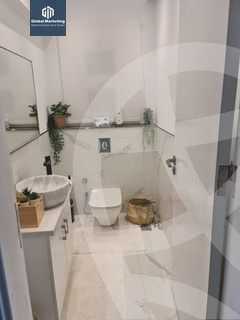 https://aqarmap.com.eg/en/listing/5548742-for-sale-cairo-new-cairo-compounds-mountain-view-hyde-park