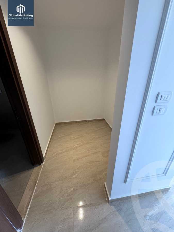 https://aqarmap.com.eg/en/listing/5626404-for-rent-cairo-new-cairo-compounds-hyde-park-centre-ville-hyde-park