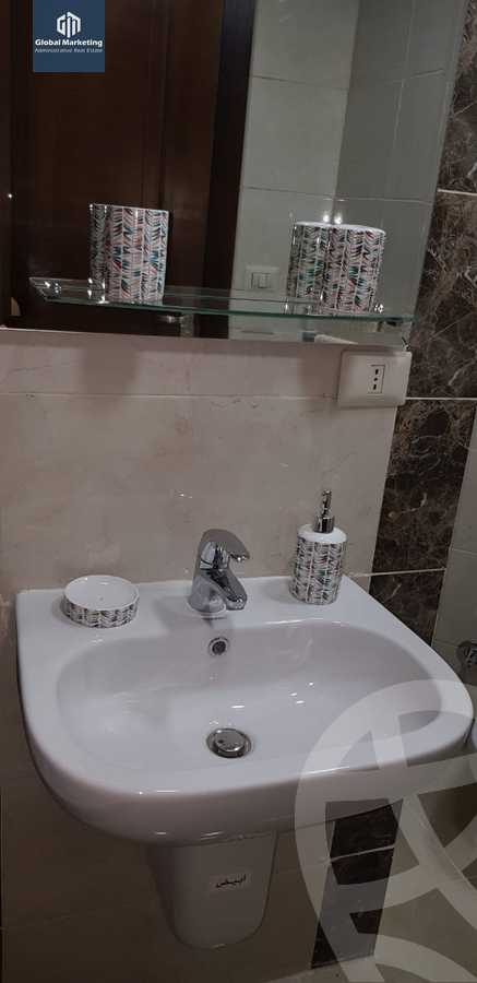 https://aqarmap.com.eg/ar/listing/5626431-for-rent-cairo-new-cairo-compounds-porto-cairo-mall