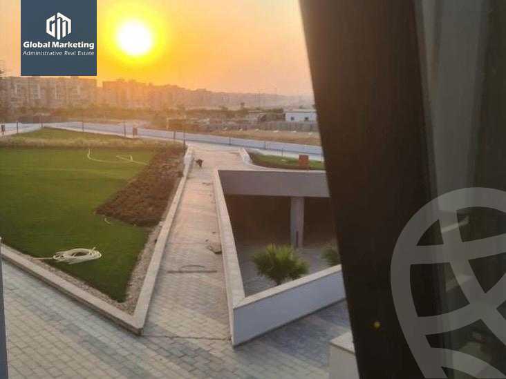 https://aqarmap.com.eg/en/listing/5633871-for-sale-cairo-new-cairo-compounds-hyde-park-centre-ville-hyde-park