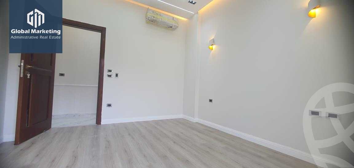 https://aqarmap.com.eg/ar/listing/5637612-for-sale-cairo-new-cairo-compounds-moon-valley
