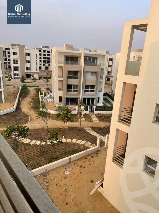 https://aqarmap.com.eg/en/listing/5640849-for-sale-cairo-new-cairo-compounds-hyde-park-hydeout-hyde-park
