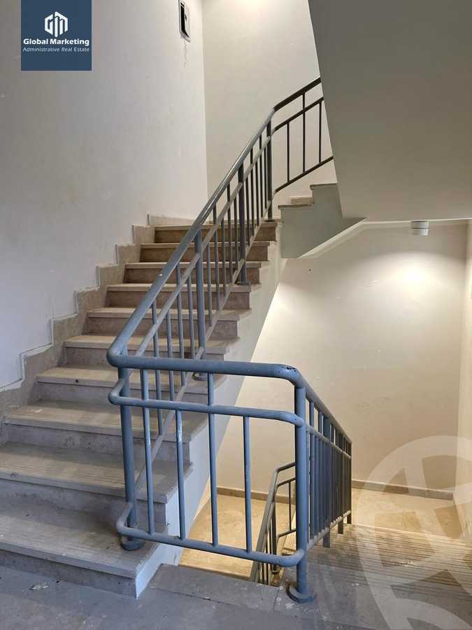 https://aqarmap.com.eg/en/listing/5640849-for-sale-cairo-new-cairo-compounds-hyde-park-hydeout-hyde-park