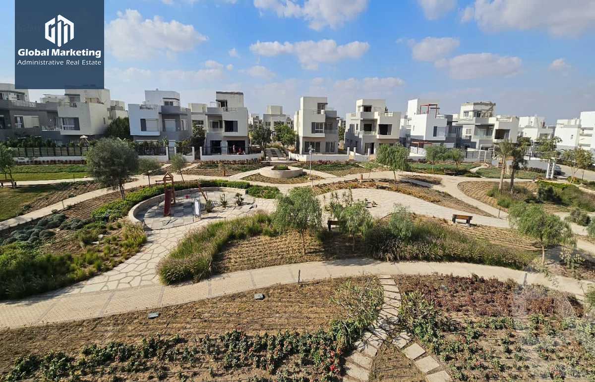 https://aqarmap.com.eg/en/listing/5740818-for-sale-cairo-new-cairo-compounds-hyde-park