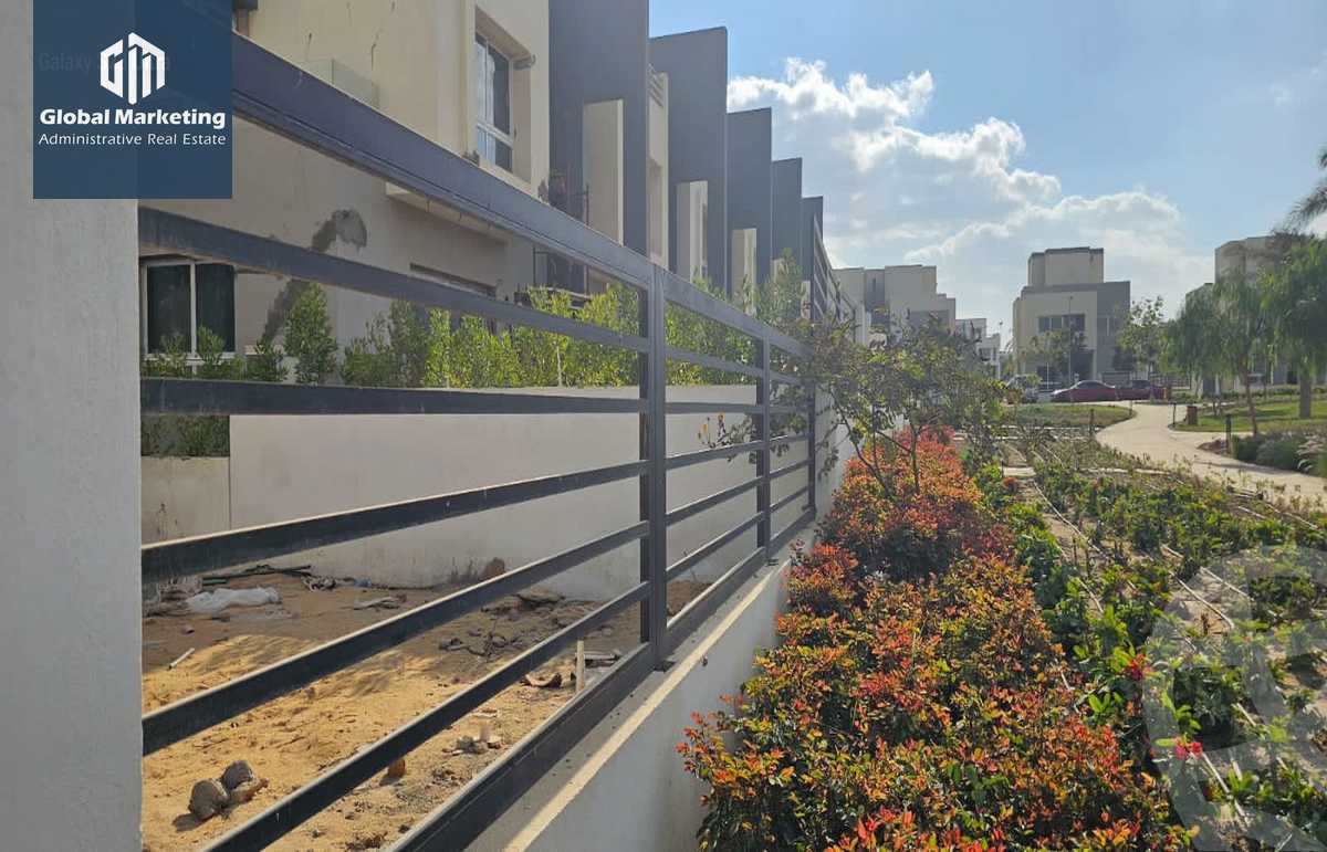 https://aqarmap.com.eg/en/listing/5740818-for-sale-cairo-new-cairo-compounds-hyde-park
