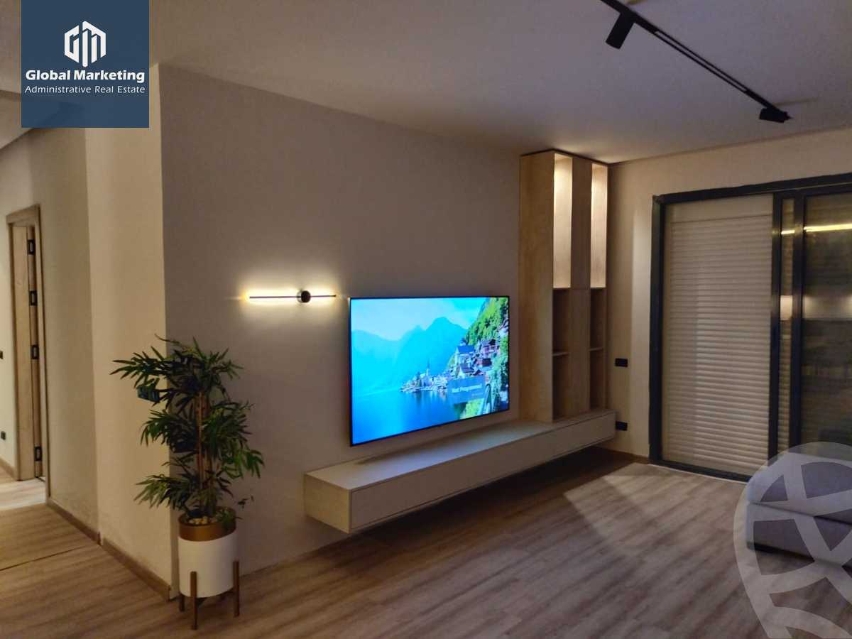 https://aqarmap.com.eg/en/listing/5756114-for-sale-cairo-new-cairo-compounds-villette-kmbwnd-sky-kwndwz-swdyk-villette