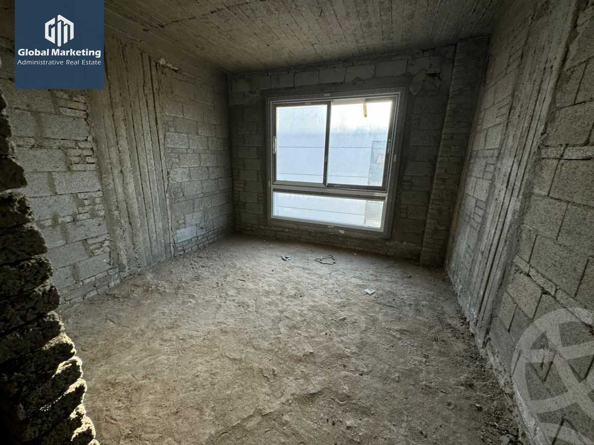 https://aqarmap.com.eg/en/listing/5758279-for-sale-cairo-new-cairo-compounds-hyde-park