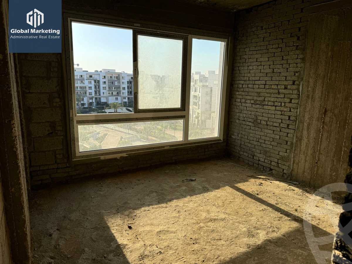 https://aqarmap.com.eg/en/listing/5758279-for-sale-cairo-new-cairo-compounds-hyde-park