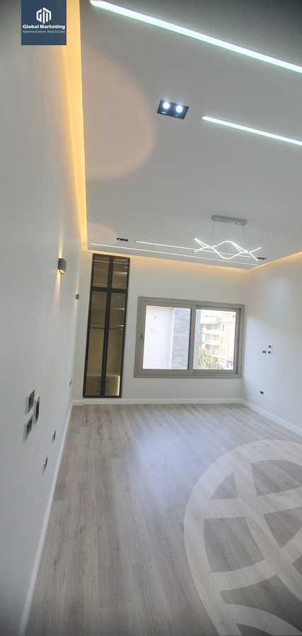 https://aqarmap.com.eg/ar/listing/5762280-for-sale-cairo-new-cairo-compounds-moon-valley