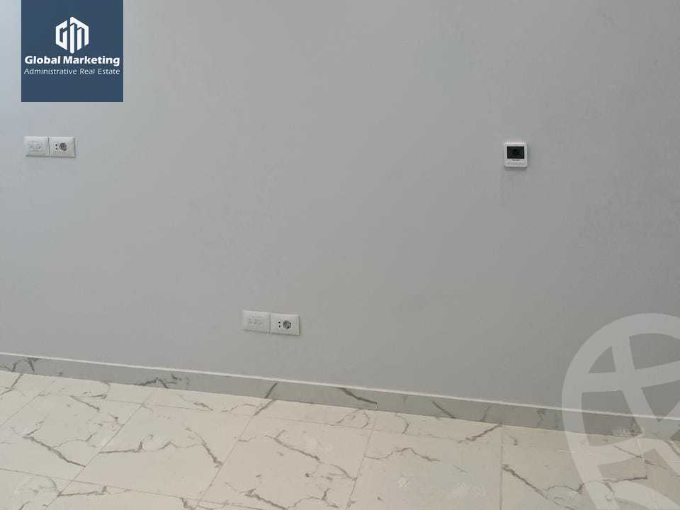 https://aqarmap.com.eg/ar/listing/5791530-for-rent-cairo-new-cairo-compounds-hyde-park-centre-ville-hyde-park