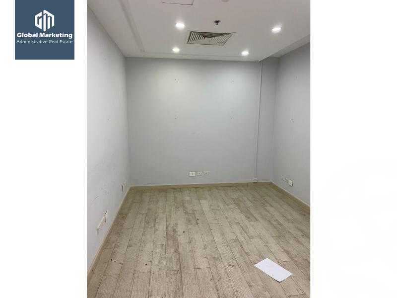 https://aqarmap.com.eg/ar/listing/5808747-for-rent-cairo-new-cairo-compounds-tryfywm-byzns-kwmblks-nm-llttwyr