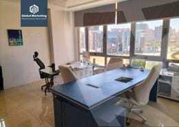 https://aqarmap.com.eg/ar/listing/5815111-for-rent-cairo-new-cairo-compounds-tryfywm-byzns-kwmblks-nm-llttwyr