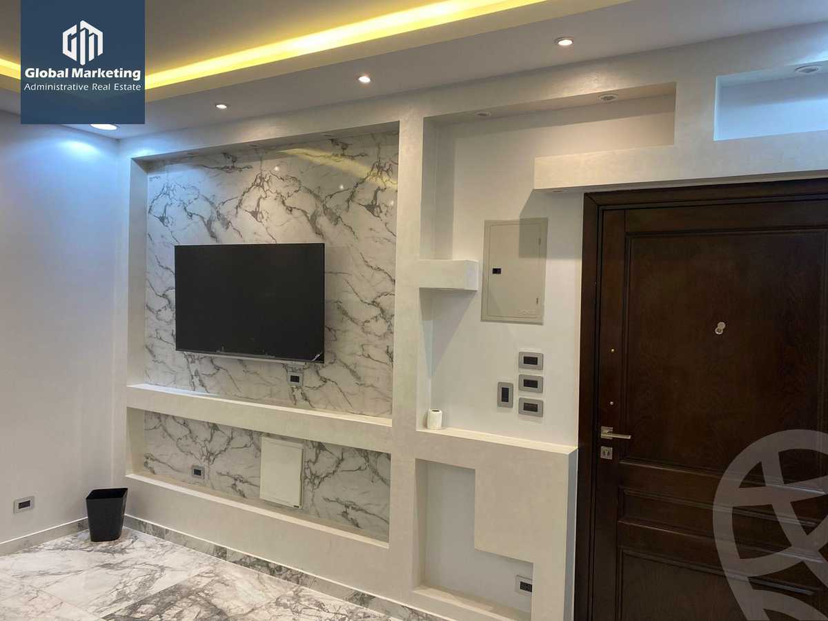 https://aqarmap.com.eg/ar/listing/5860861-for-rent-cairo-new-cairo-compounds-hyde-park