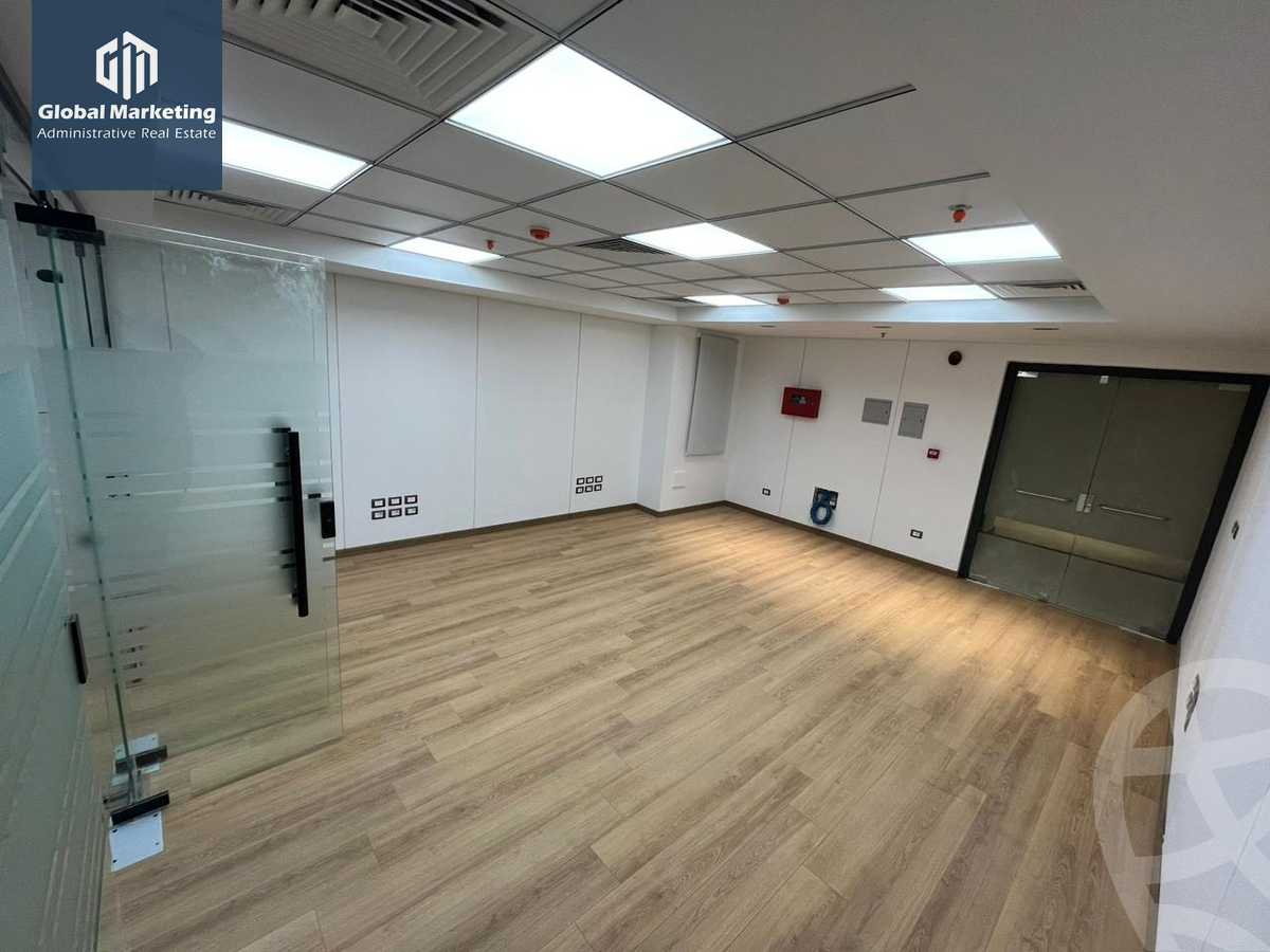 https://aqarmap.com.eg/ar/listing/5864351-for-rent-cairo-new-cairo-compounds-hyde-park-centre-ville-hyde-park