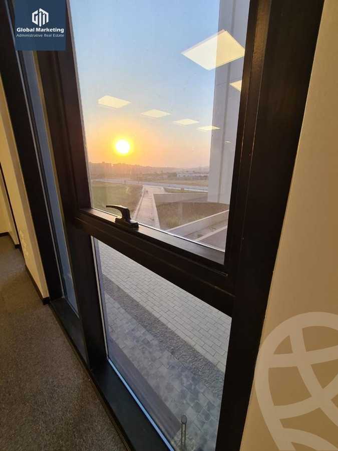 https://aqarmap.com.eg/ar/listing/5894919-for-rent-cairo-new-cairo-compounds-hyde-park-centre-ville-hyde-park