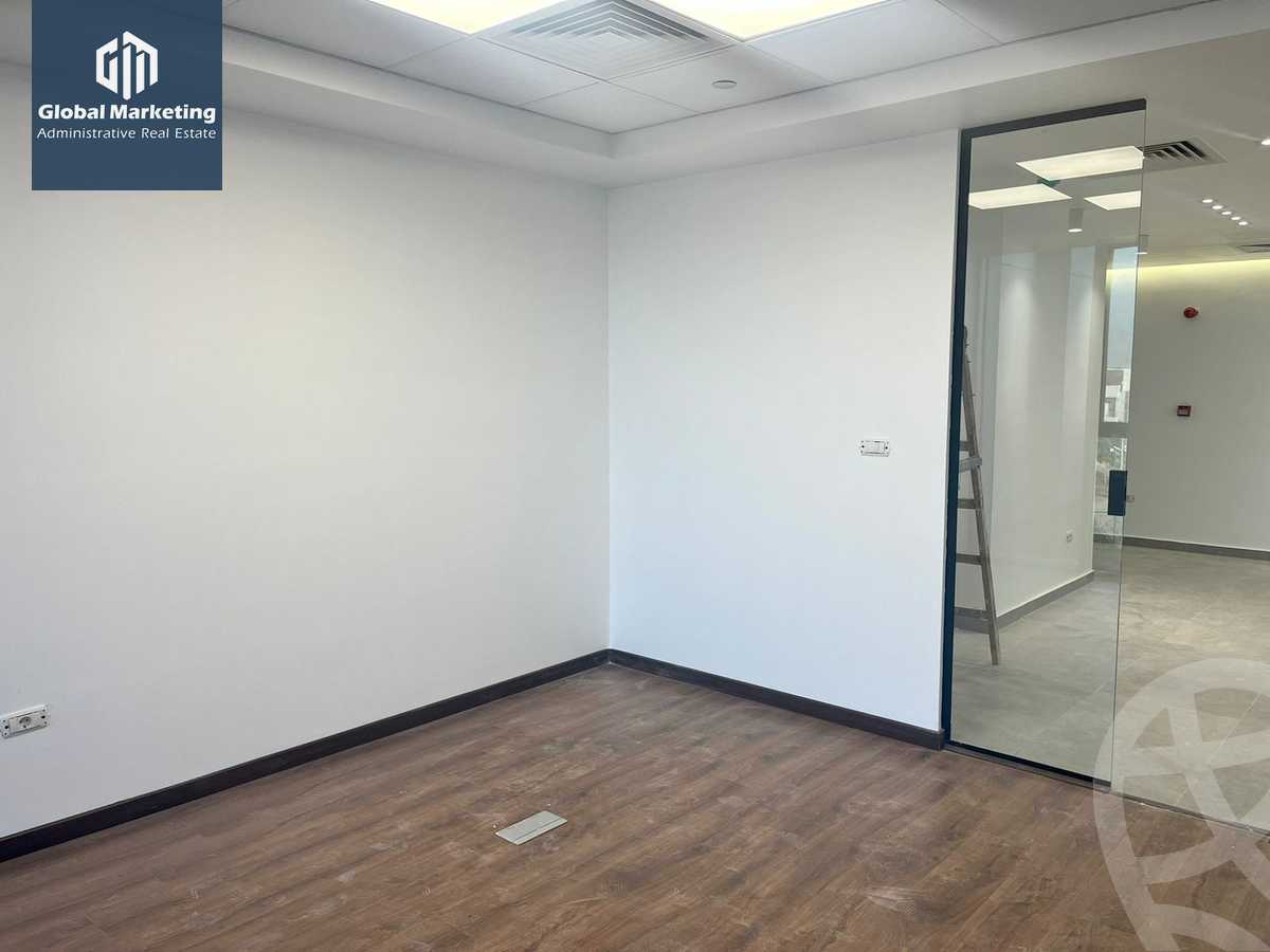 https://aqarmap.com.eg/ar/listing/5903322-for-rent-cairo-new-cairo-compounds-hyde-park-centre-ville-hyde-park