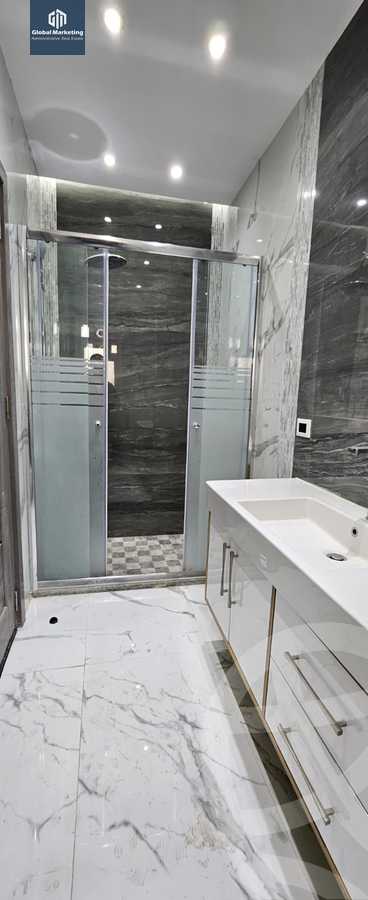 https://aqarmap.com.eg/ar/listing/5963229-for-rent-cairo-new-cairo-compounds-mountain-view-hyde-park