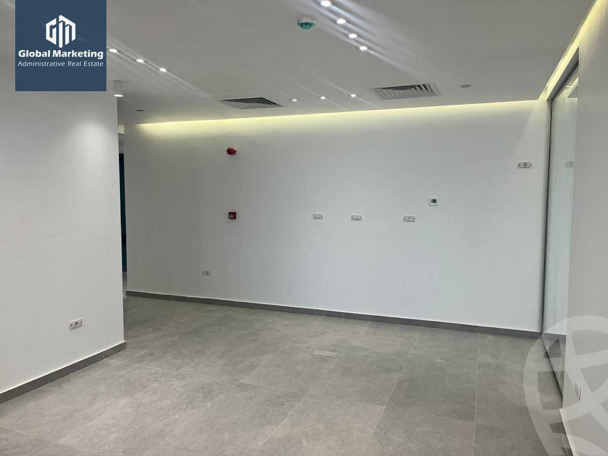 https://aqarmap.com.eg/ar/listing/6008991-for-rent-cairo-new-cairo-compounds-hyde-park-centre-ville-hyde-park