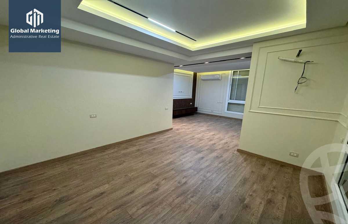 https://aqarmap.com.eg/ar/listing/6033629-for-rent-cairo-new-cairo-compounds-hyde-park-centre-ville-hyde-park
