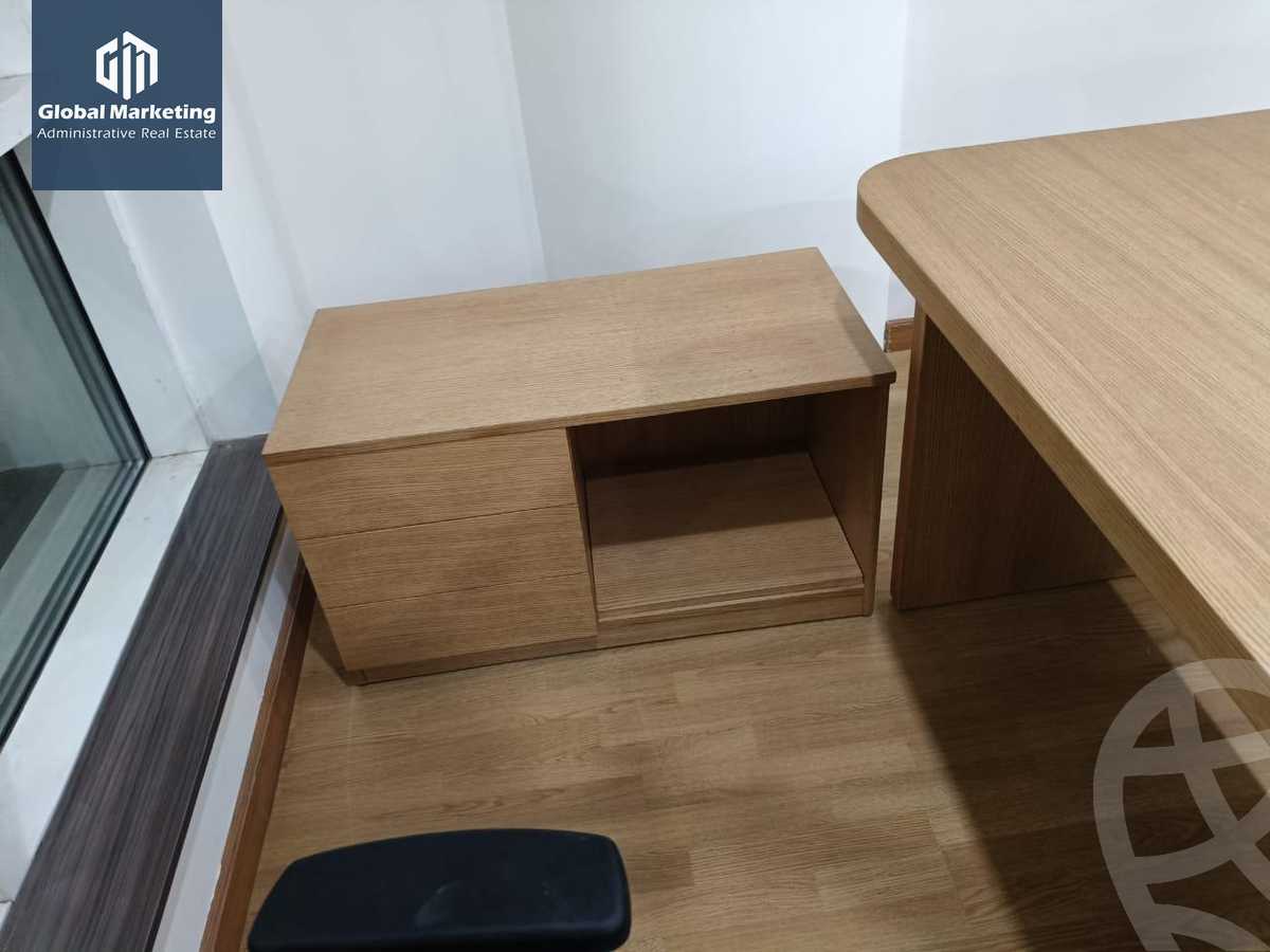 https://aqarmap.com.eg/ar/listing/6042392-for-rent-cairo-new-cairo-compounds-tryfywm-byzns-kwmblks-nm-llttwyr