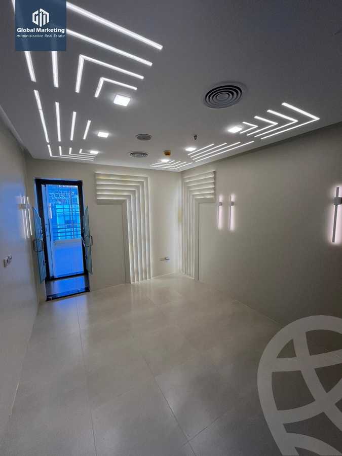 https://aqarmap.com.eg/ar/listing/6135747-for-rent-cairo-new-cairo-compounds-kyrw-kbytl-sntr-ktlyst-llttwyr