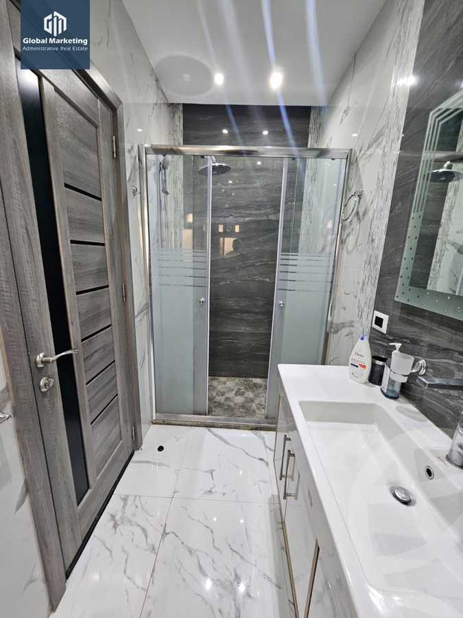 https://aqarmap.com.eg/en/listing/6141835-for-rent-cairo-new-cairo-compounds-mountain-view-hyde-park