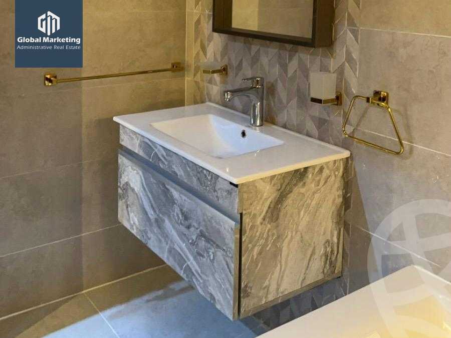 https://aqarmap.com.eg/ar/listing/6154098-for-rent-cairo-new-cairo-compounds-hyde-park-centre-ville-hyde-park