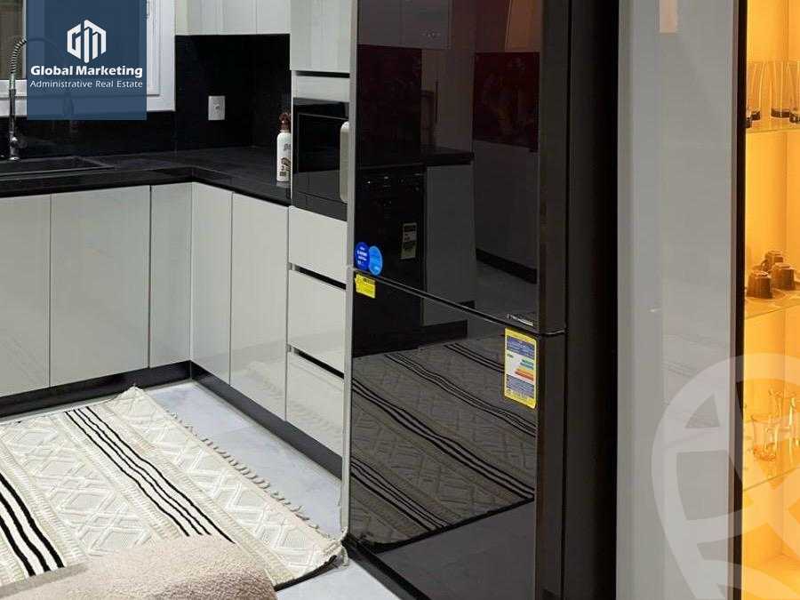 https://aqarmap.com.eg/ar/listing/6154098-for-rent-cairo-new-cairo-compounds-hyde-park-centre-ville-hyde-park