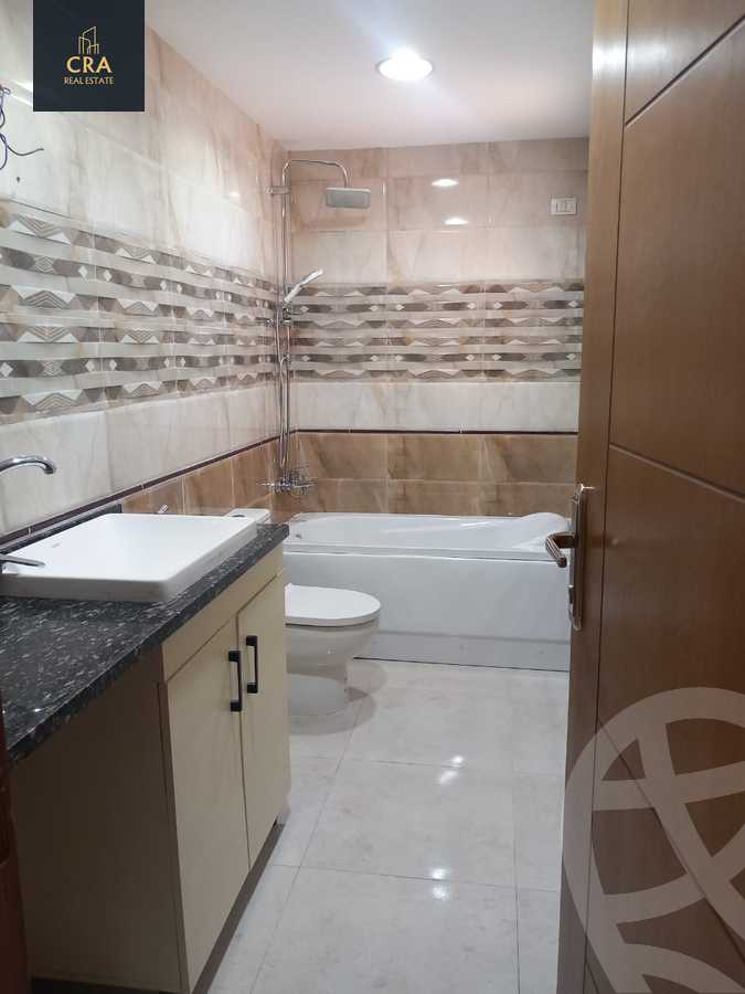 https://aqarmap.com.eg/ar/listing/6234039-for-rent-cairo-new-cairo-compounds-hyde-park-centre-ville-hyde-park