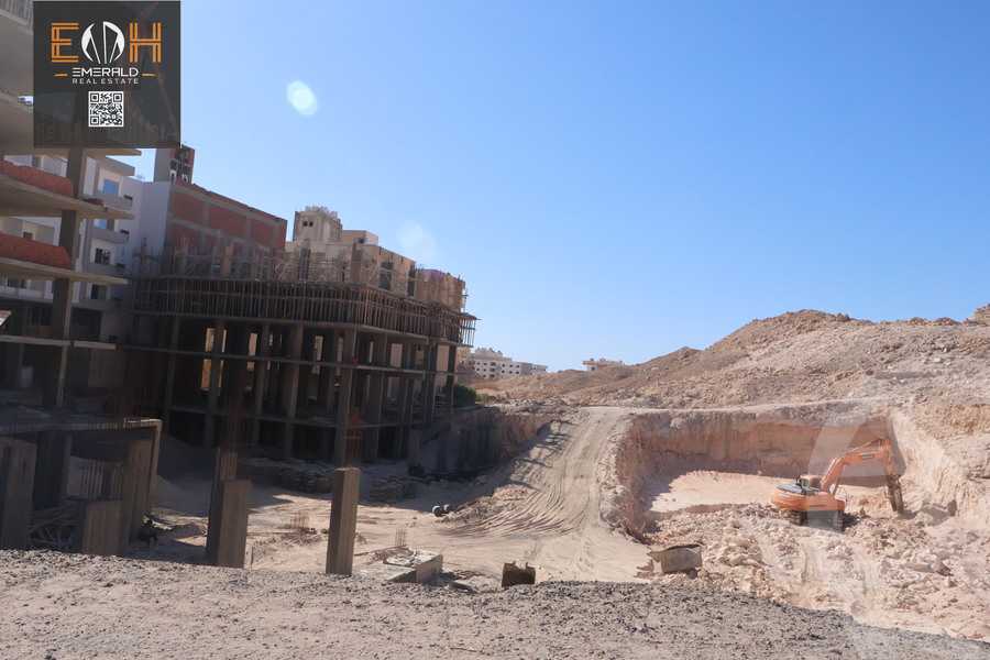 https://aqarmap.com.eg/ar/listing/6099299-for-sale-red-sea-hurghada-resorts-iconic-resort-emperor