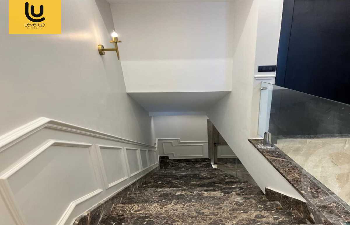 https://aqarmap.com.eg/ar/listing/5301922-for-rent-cairo-new-cairo-compounds-hyde-park-centre-ville-hyde-park