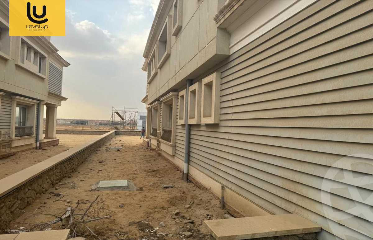 https://aqarmap.com.eg/ar/listing/5301998-for-sale-cairo-new-cairo-compounds-mountain-view-hyde-park