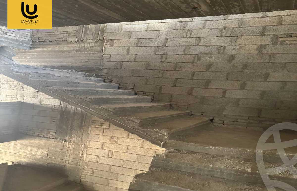 https://aqarmap.com.eg/ar/listing/5301998-for-sale-cairo-new-cairo-compounds-mountain-view-hyde-park